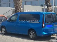 Usado VW Caddy Maxi 102 CV (75 kW) 2021 Azul Monovolumen