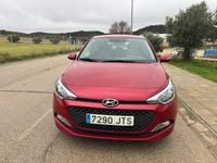 Usado Hyundai i20 84 CV (61 kW) 2016 Granate Berlina