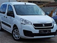 Usado Peugeot Partner Tepee Active 100 CV (73 kW) 2016 Blanco Monovolumen
