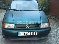 Usado VW Polo 50 CV (36 kW) 1997 Verde Berlina