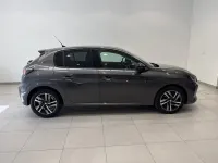 Usado Peugeot 208 Allure 101 CV (74 kW) 2022 Gris Utilitario
