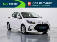 Usado Toyota Yaris Hybrid Active 75 CV (55 kW) 2021 Blanco Berlina