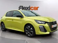 Usado Peugeot 208 Allure 101 CV (74 kW) 2025 Verde Utilitario