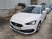 Begagnad Seat Leon Reference 116 HK (85 kW) 2022 Vit Halvkombi