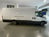 Usado Iveco Daily 160 CV (117 kW) 2023 Blanco Berlina