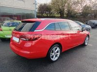 Usado Opel Astra Selective 136 CV (100 kW) 2019 Rojo Familiar