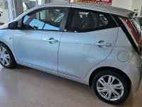 Usado Toyota Aygo X-clusiv 69 CV (50 kW) 2017 Gris / plata Utilitario