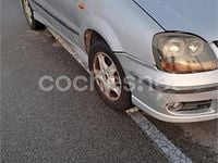 Usado Nissan Almera Tino Acenta 136 CV (100 kW) 2003 Gris / plata Monovolumen