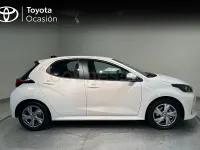 Usado Toyota Yaris Hybrid Active 116 CV (85 kW) 2025 Blanco Berlina