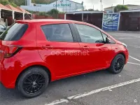Usado Toyota Yaris Active 99 CV (72 kW) 2016 Rojo Berlina