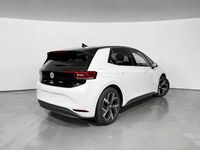 Usado VW ID.3 Pro 150 kW (204 CV) 2024 Blanco glaciar metalizado con techo negro Utilitario