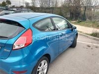 Usado Ford Fiesta Trend 100 CV (73 kW) 2014 Azul Utilitario