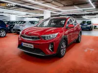 Usado Kia Stonic 100 CV (73 kW) 2021 Granate SUV