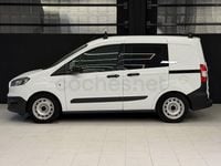Usado Ford Tourneo Courier Ambiente 75 CV (55 kW) 2015 Blanco Monovolumen