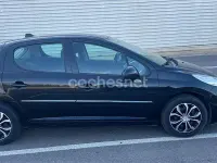 Usado Peugeot 207 Access 75 CV (55 kW) 2011 Negro Berlina