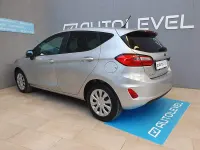 Usado Ford Fiesta Trend 75 CV (55 kW) 2021 Gris / plata Utilitario