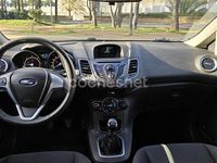 Usado Ford Fiesta Trend 75 CV (55 kW) 2015 Gris / plata Berlina
