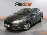 Usado Ford Focus Trend 100 CV (73 kW) 2017 Gris Berlina