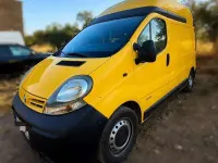 Usado Nissan Primastar 90 CV (66 kW) 2005 Amarillo Monovolumen