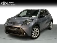 Usado Toyota Aygo X Play 72 CV (52 kW) 2025 Gris / plata SUV