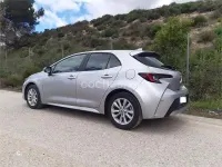 Usado Toyota Corolla Active 140 CV (102 kW) 2025 Gris / plata Berlina