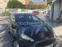 Usado Ford Fiesta Trend 82 CV (60 kW) 2015 Azul Utilitario