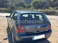 Usado VW Golf IV Highline 115 CV (84 kW) 2002 Gris / plata Berlina