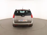 Usado Peugeot 5008 Style 120 CV (88 kW) 2014 Gris Monovolumen