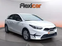 Usado Kia Ceed 136 CV (100 kW) 2023 Blanco Utilitario