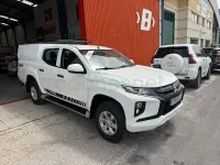 Usado Mitsubishi L200 150 CV (110 kW) 2021 Blanco Pickup/Camioneta