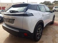 Usado Peugeot 2008 Active 100 CV (73 kW) 2023 Blanco SUV