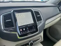 Usado Volvo XC90 Core 235 CV (172 kW) 2023 Gris / plata SUV