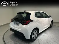 Usado Toyota Yaris Hybrid Active 116 CV (85 kW) 2025 Blanco Berlina