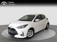 Usado Toyota Yaris Hybrid Active 116 CV (85 kW) 2022 Blanco Monovolumen