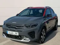 Usado Kia Stonic GT-Line 120 CV (88 kW) 2022 Gris SUV