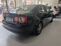 Usado VW Jetta Advance 140 CV (102 kW) 2006 Negro Berlina