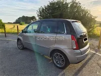 Usado Lancia Musa 95 CV (69 kW) 2009 Gris / plata Monovolumen