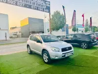 Usado Toyota RAV4 Executive 136 CV (100 kW) 2006 Gris / plata SUV
