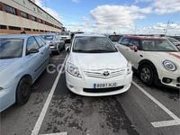 Usado Toyota Auris Active 90 CV (66 kW) 2012 Blanco Berlina
