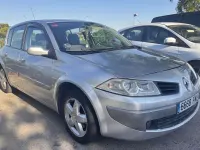 Usado Renault Mégane Dynamique 106 CV (77 kW) 2007 Gris Utilitario