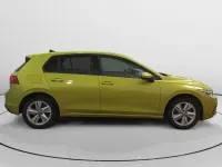 Usado VW Golf VIII Life 110 CV (80 kW) 2021 Verde Utilitario