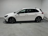 Usado Hyundai i30 N Line 120 CV (88 kW) 2024 Blanco Berlina