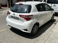 Usado Toyota Yaris Active 111 CV (81 kW) 2019 Blanco Berlina