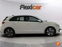Usado Hyundai i30 100 CV (73 kW) 2024 Blanco Berlina