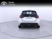 Usado Toyota Yaris Active 116 CV (85 kW) 2025 Gris Utilitario