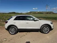 Usado VW T-Roc Life 150 CV (110 kW) 2023 Beige SUV