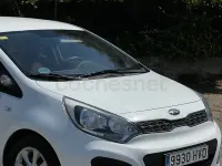 Usado Kia Rio 85 CV (62 kW) 2014 Blanco Berlina
