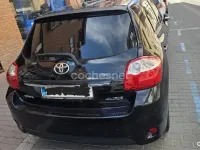 Usado Toyota Auris Active 90 CV (66 kW) 2013 Negro Berlina