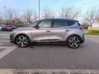 Usado Renault Scénic Edition One 130 CV (95 kW) 2017 Gris / plata Monovolumen