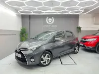 Usado Toyota Yaris Hybrid Advance 100 CV (73 kW) 2016 Gris / plata Berlina